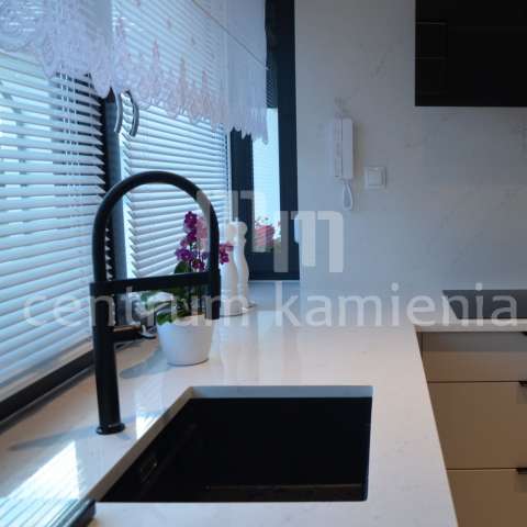golden-kite-biuro-rachunkowe-blaty-kuchenne-z-kamienienia-mm-centrum-kamienia-4.jpg